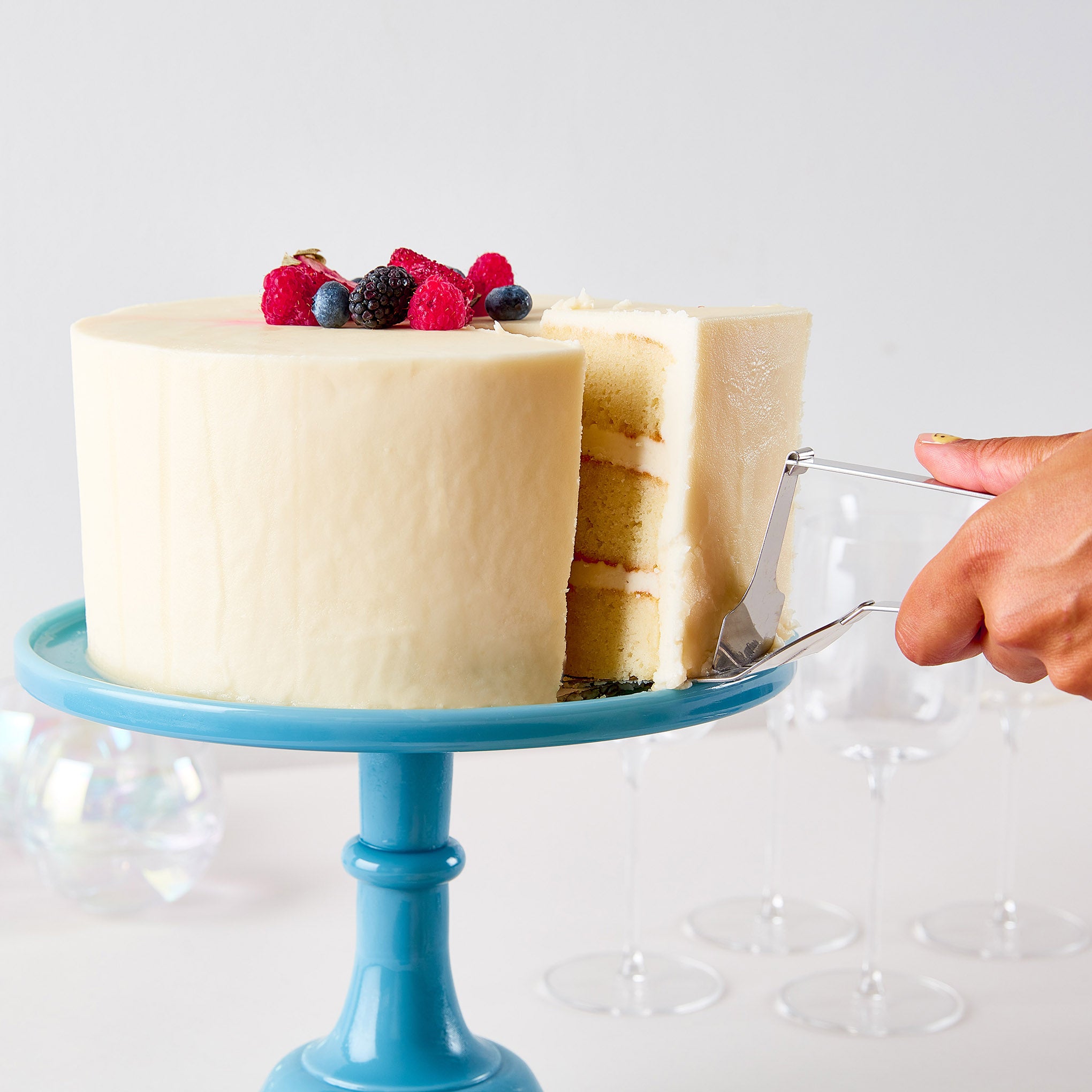 Italian Stainless Steel One-Handed Cake Server with Serrated Edge