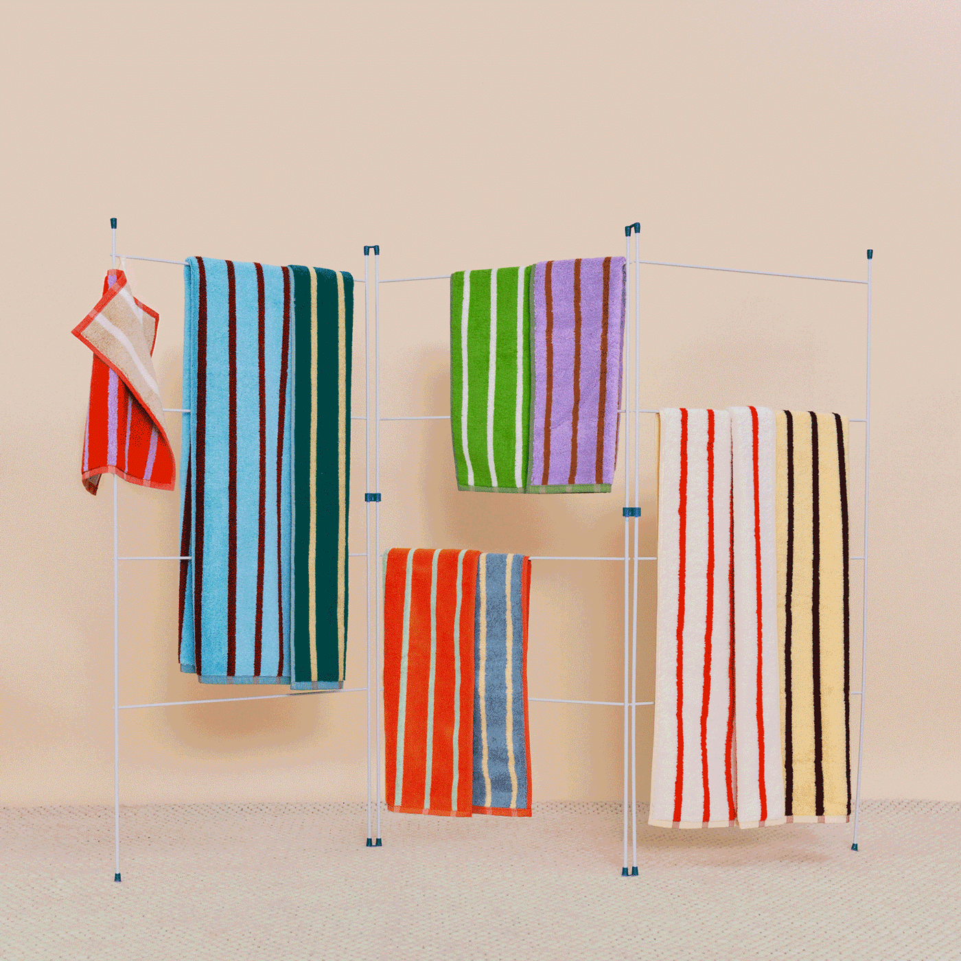Dusen Dusen 100% Cotton Bath Towel - Reversible Striped Design