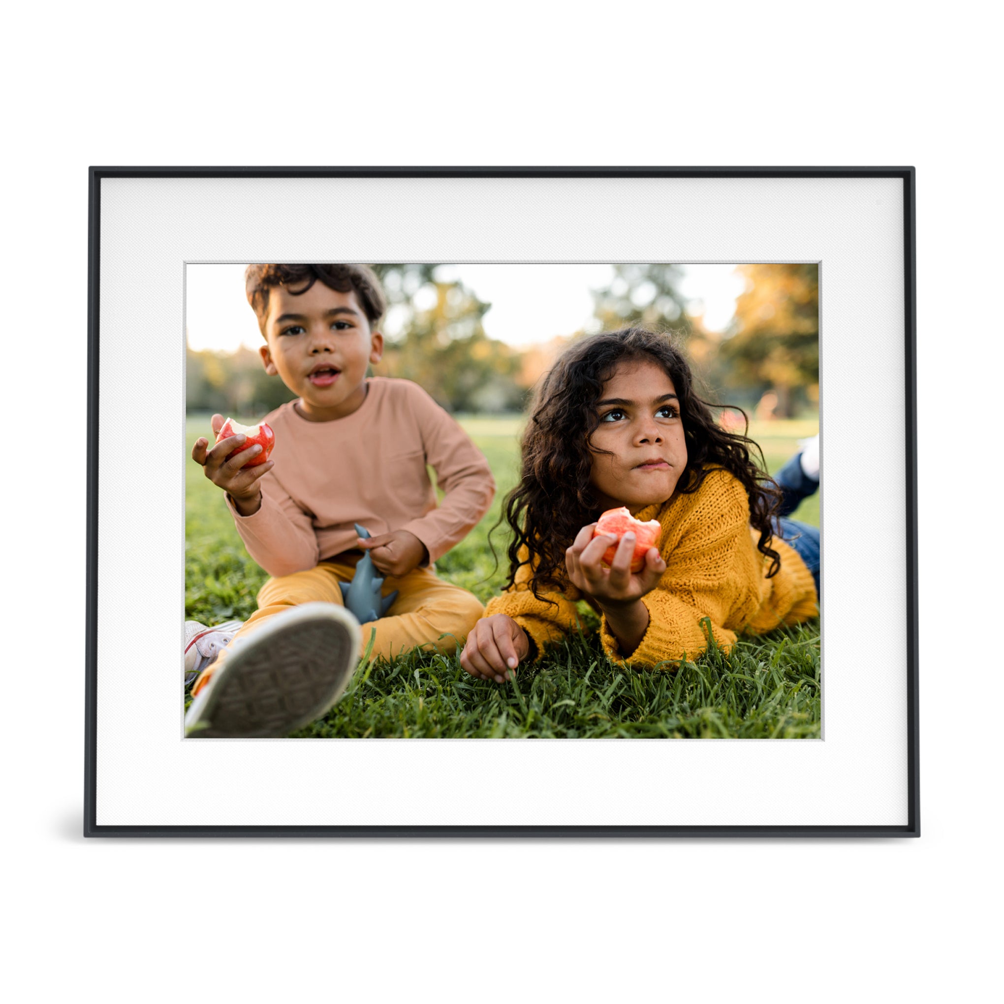 Aura Walden 15" Digital Picture Frame with App Control - Black