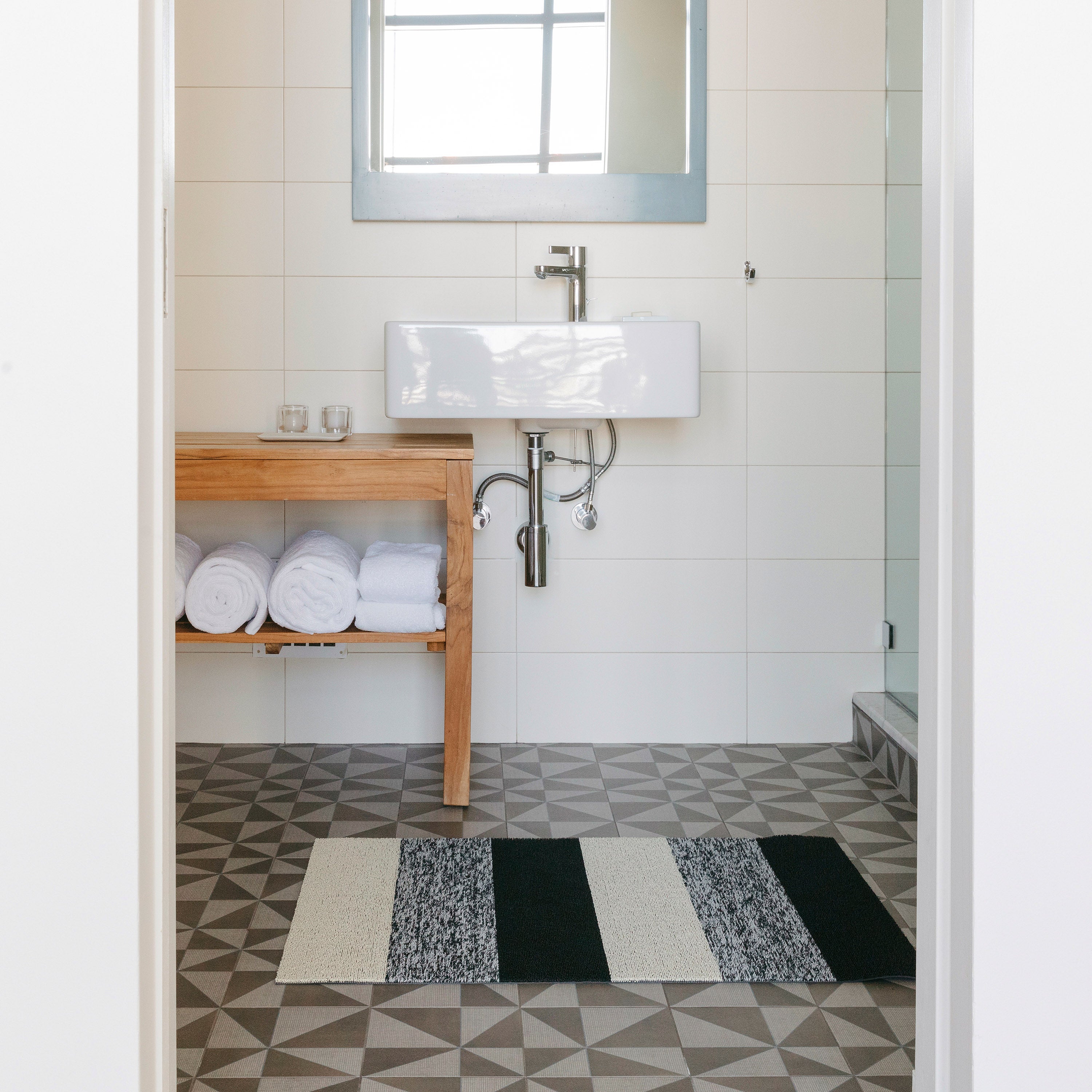 Chilewich Marbled Stripe Shag Bathroom Rug - Waterproof & Durable