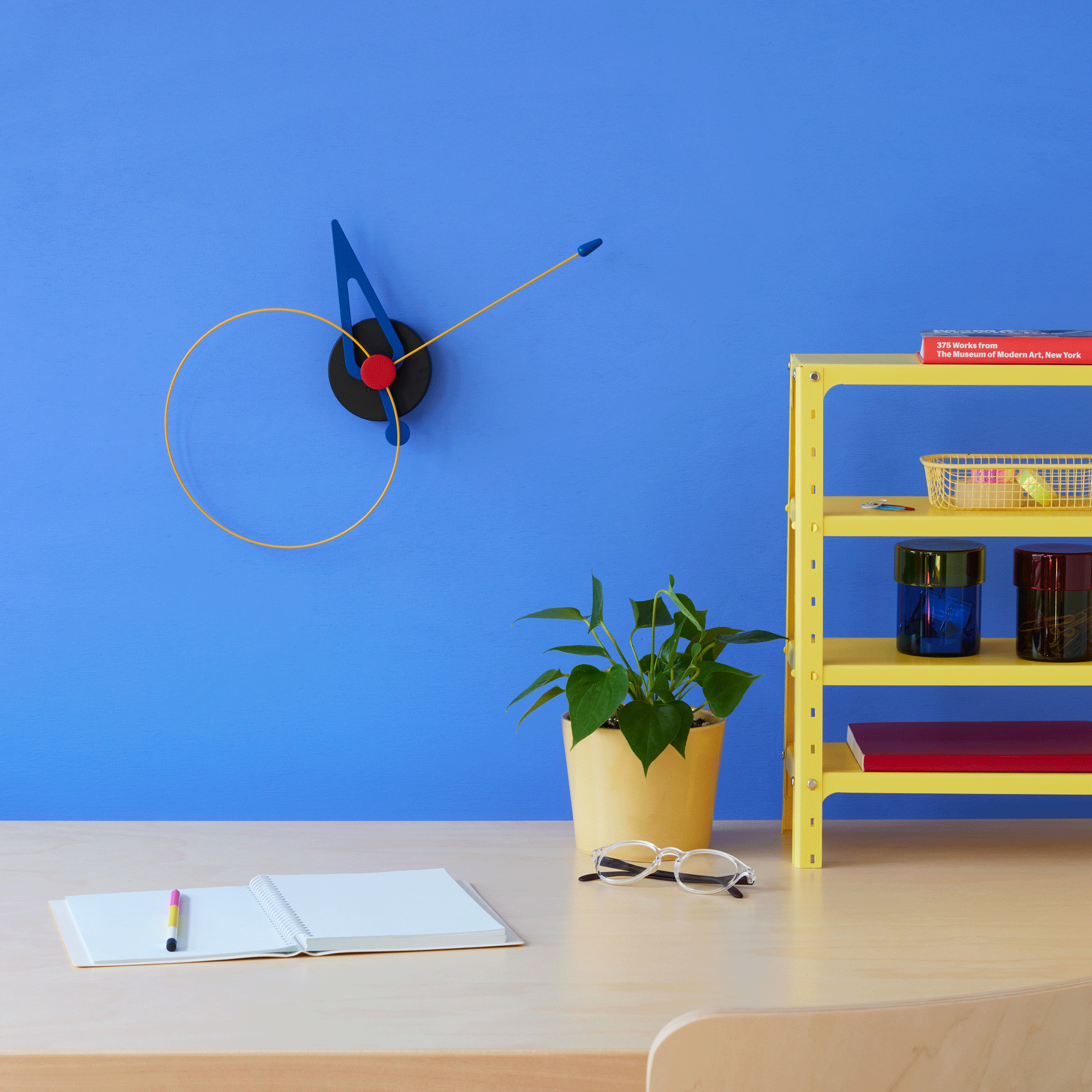 Pico Pendulum Wall Clock – Handcrafted Modern Wood & Fiberglass Design