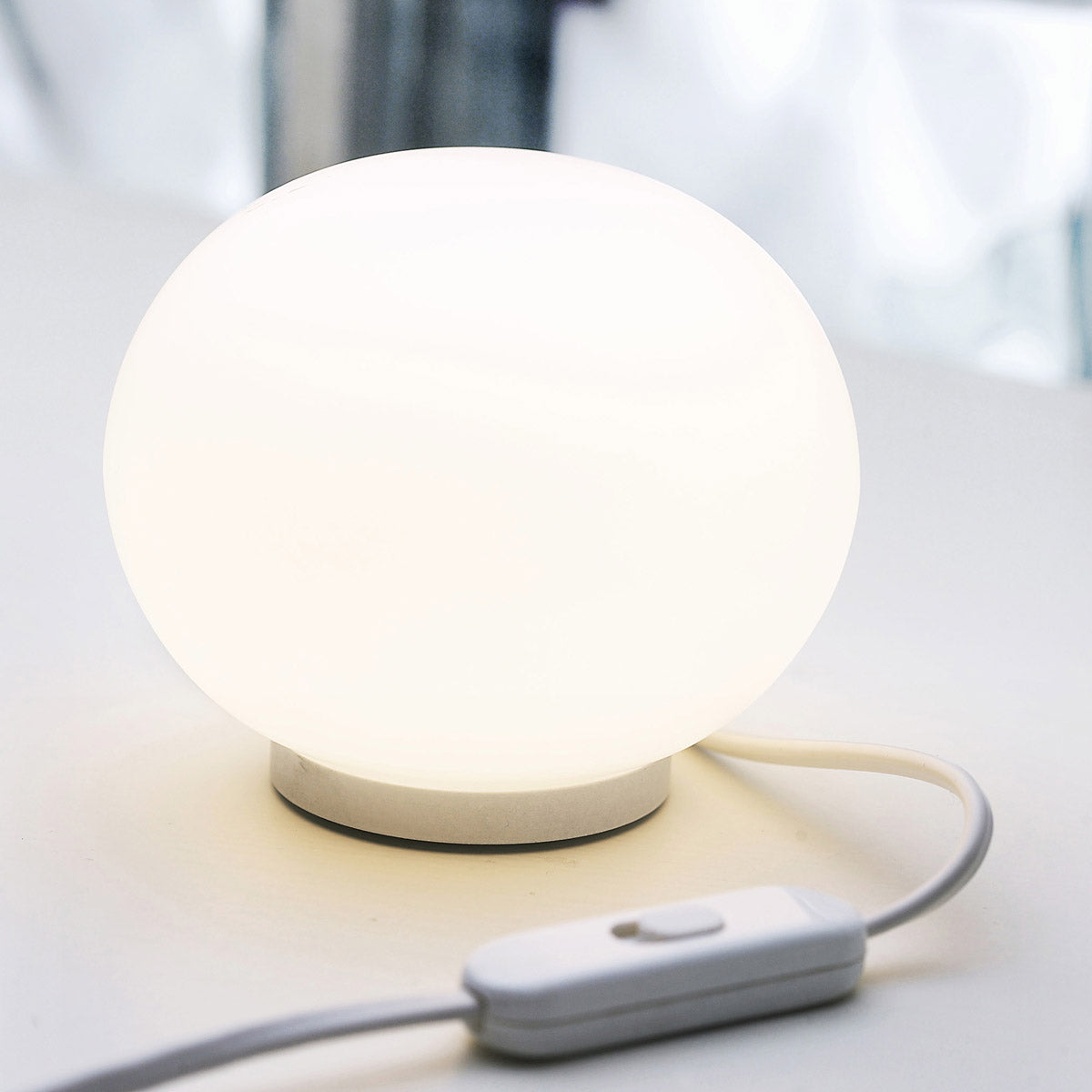 FLOS Glo-Ball Mini Table Lamp by Jasper Morrison - Opaline Glass