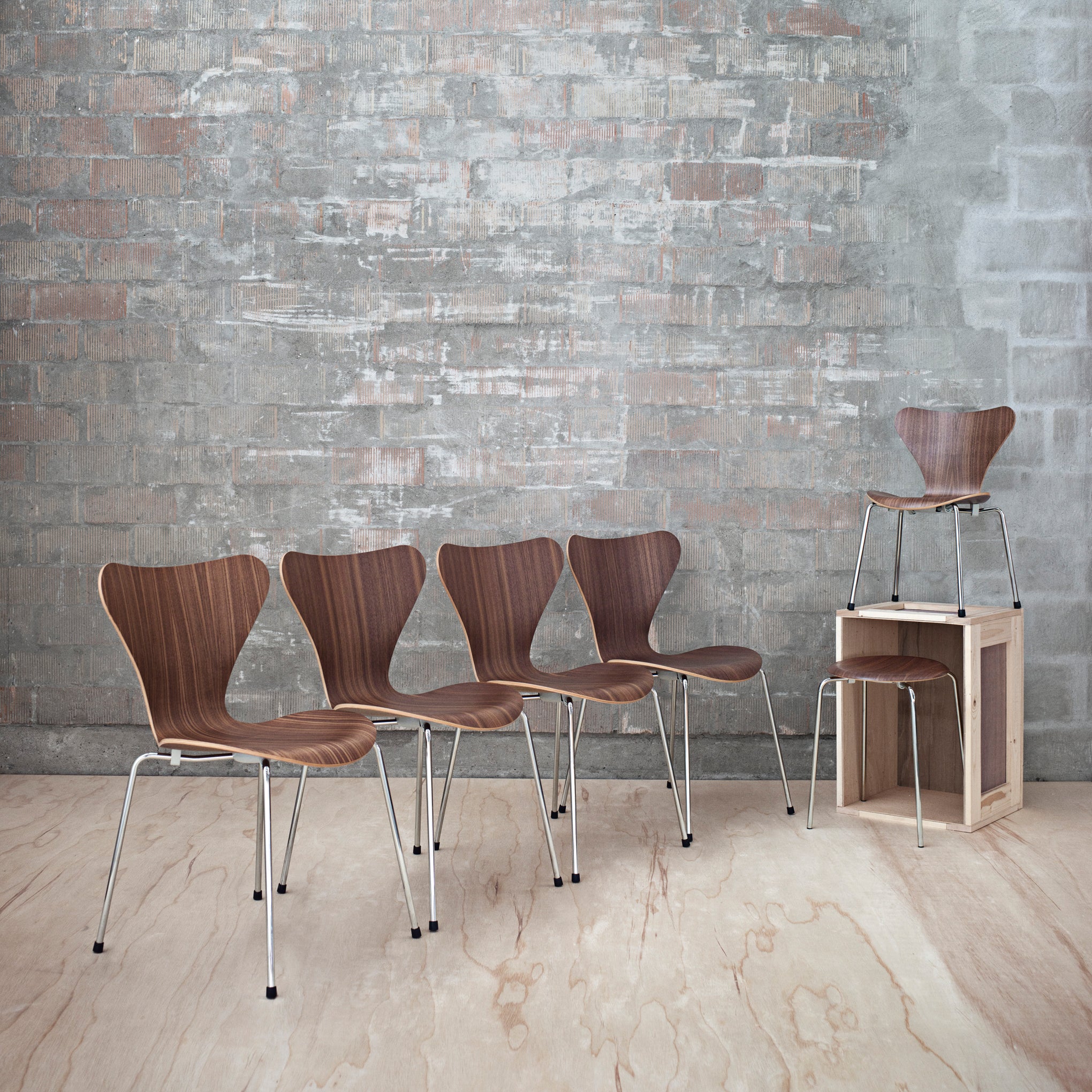 Arne Jacobson Series 7 Walnut Dining Chairs, Set of 2