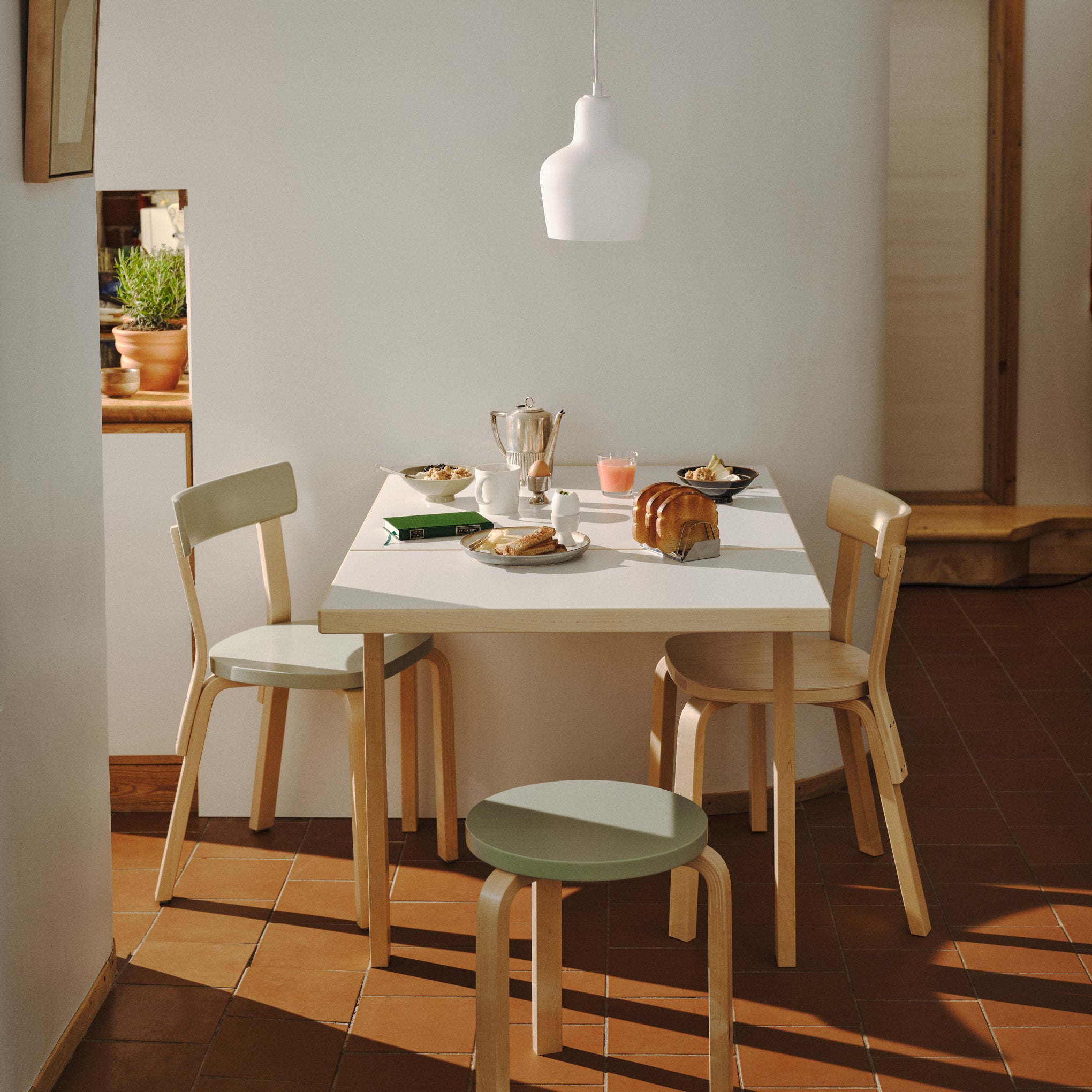 Artek Alvar Aalto Drop-Leaf Table in Birch Wood - Two-Tone Blue