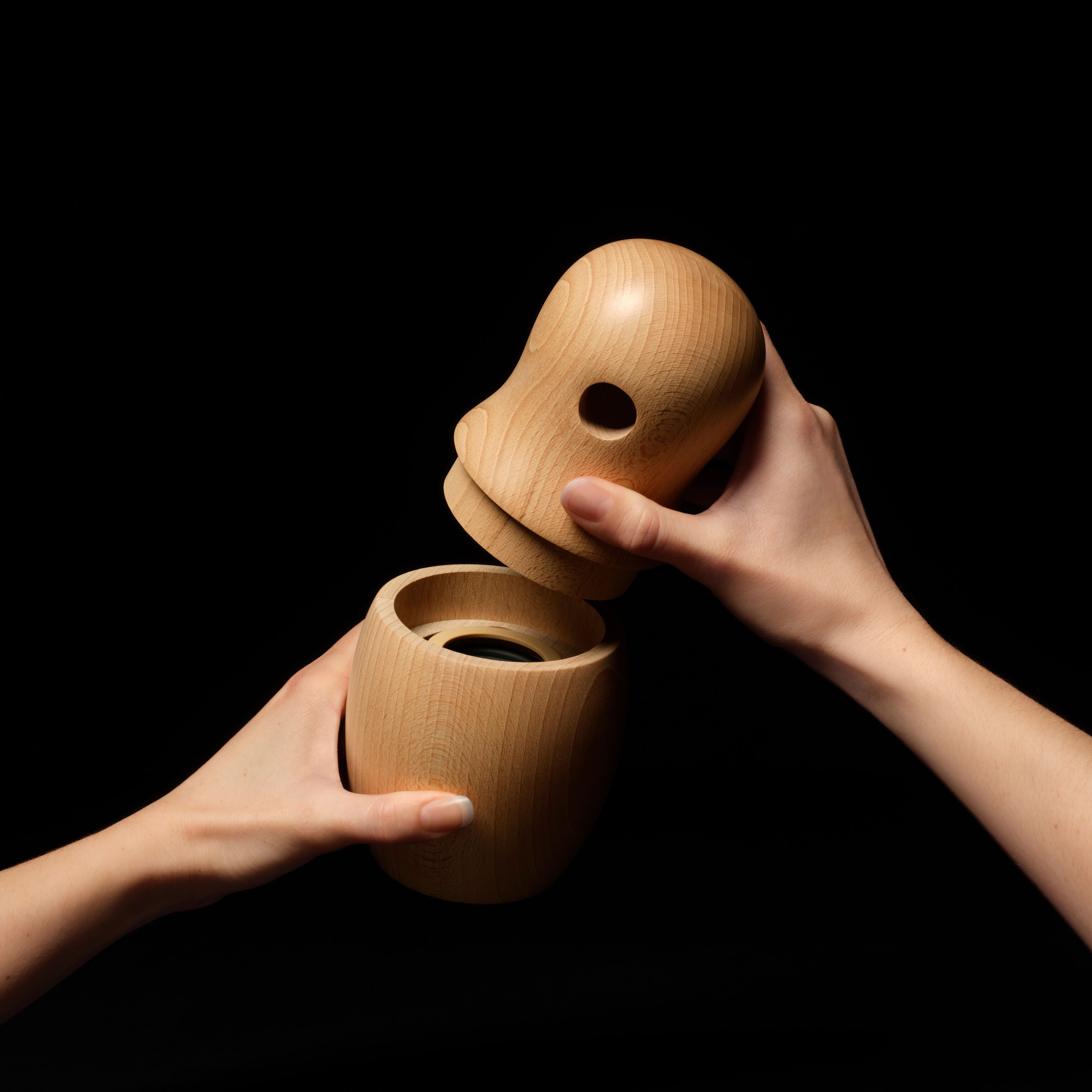 Teenage Engineering Bluetooth Choir Doll – MIDI-Controlled Wooden Singing Figure