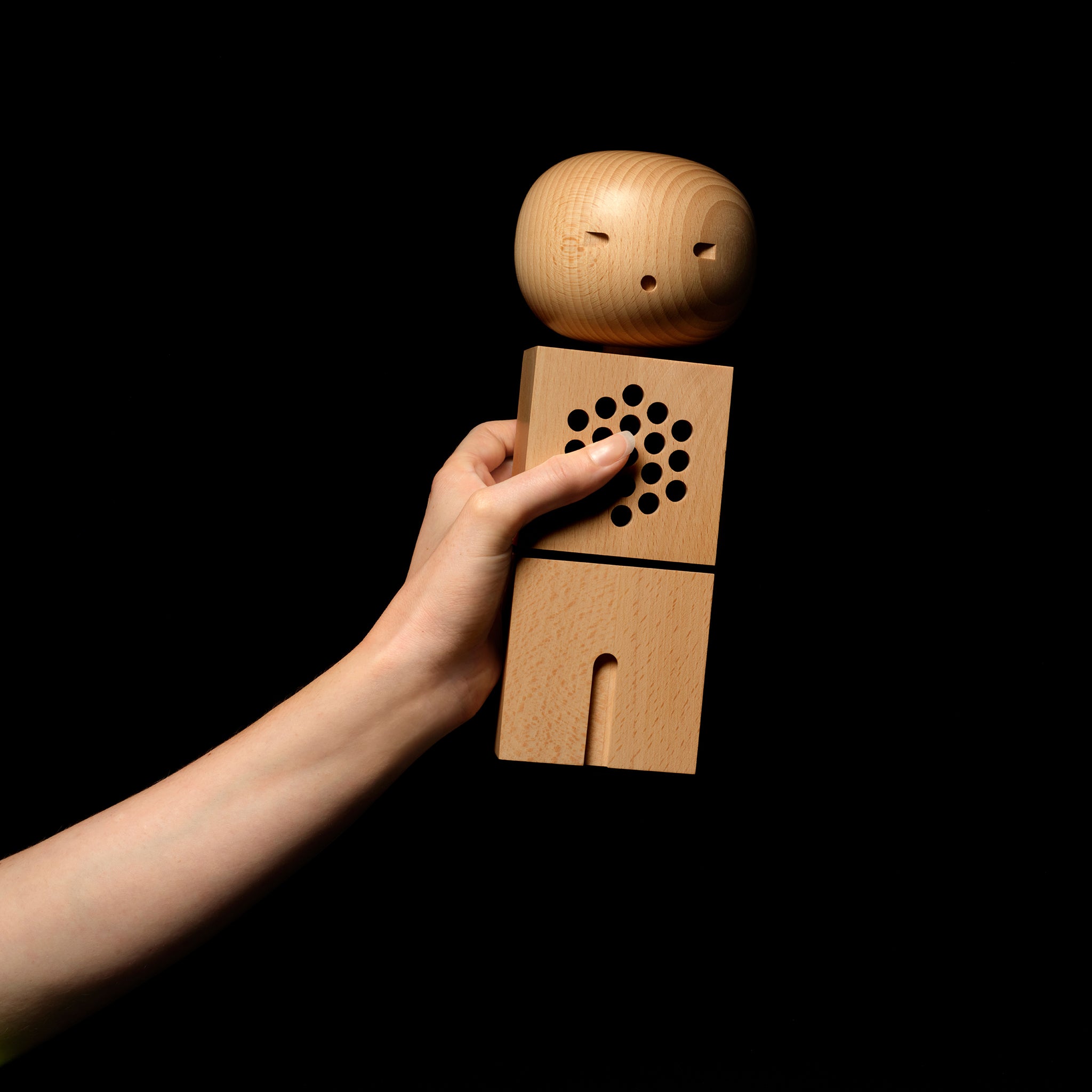 Teenage Engineering Bluetooth Choir Doll – MIDI-Controlled Wooden Singing Figure