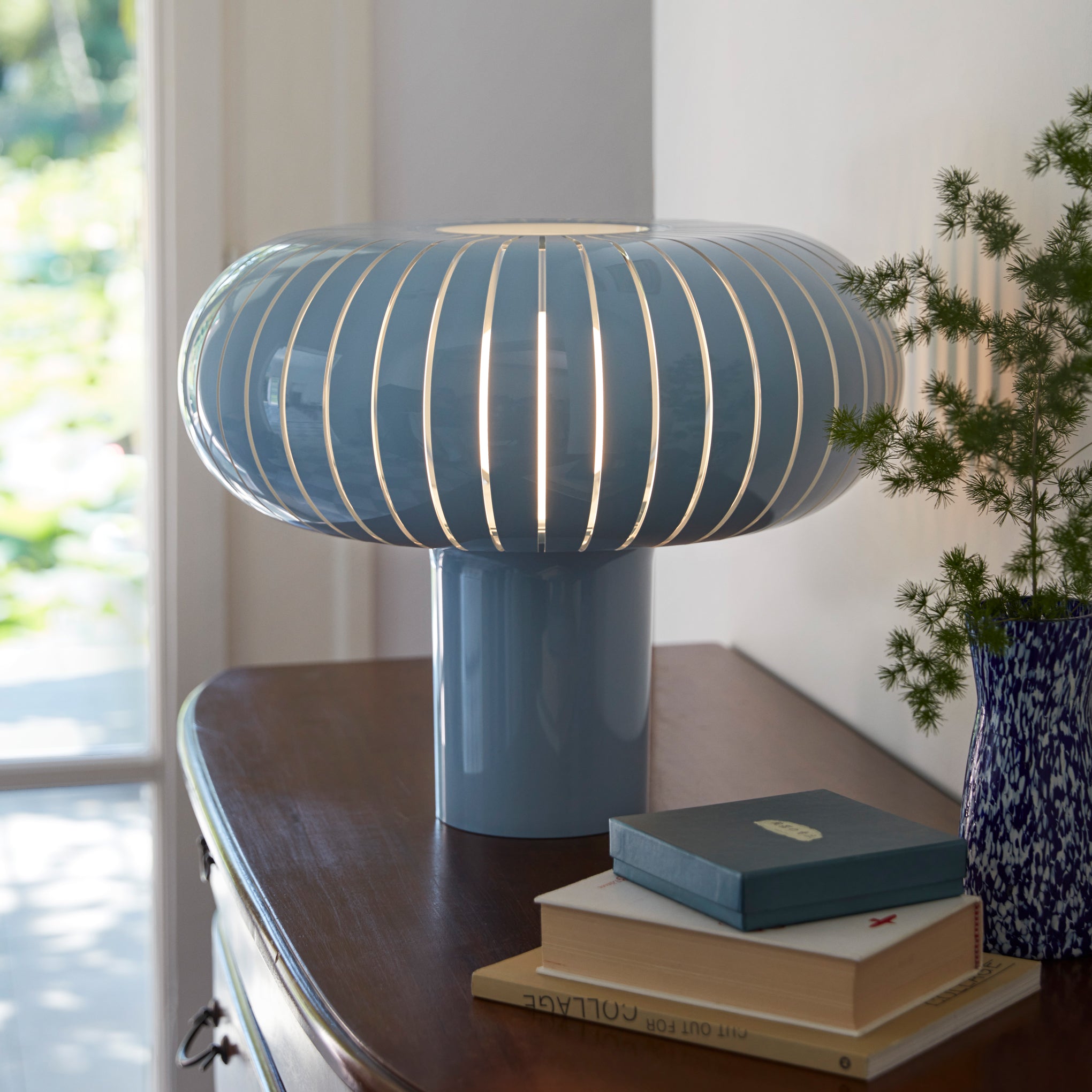 Kartell Teresa Recycled Acrylic LED Table Lamp - Black & White